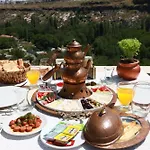 Cappadocia Nar Cave House & Swimming Pool ホテル ネヴシェヒル