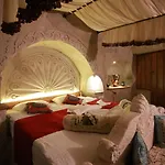 ホテル Cappadocia Nar Cave House & Swimming Pool 3*