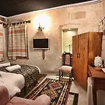ホテル Cappadocia Nar Cave House & Swimming Pool