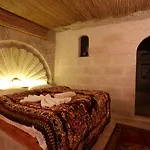 Cappadocia Nar Cave House & Swimming Pool ホテル ネヴシェヒル