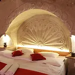 ホテル Cappadocia Nar Cave House & Swimming Pool 3*