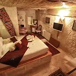 ホテル Cappadocia Nar Cave House & Swimming Pool ネヴシェヒル