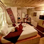 ホテル Cappadocia Nar Cave House & Swimming Pool ネヴシェヒル