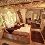 Cappadocia Nar Cave House & Swimming Pool 3*