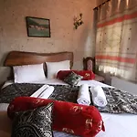 ホテル Cappadocia Nar Cave House & Swimming Pool ネヴシェヒル