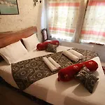 ホテル Cappadocia Nar Cave House & Swimming Pool