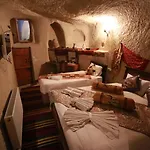 ホテル Cappadocia Nar Cave House & Swimming Pool