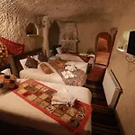 Cappadocia Nar Cave House & Swimming Pool ネヴシェヒル
