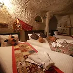 Cappadocia Nar Cave House & Swimming Pool ネヴシェヒル