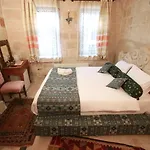 ホテル Cappadocia Nar Cave House & Swimming Pool ネヴシェヒル