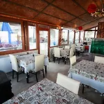 ホテル Cappadocia Nar Cave House & Swimming Pool ネヴシェヒル