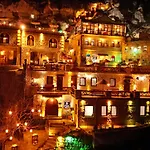 ホテル Cappadocia Nar Cave House & Swimming Pool ネヴシェヒル