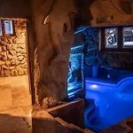 Cappadocia Nar Cave House & Swimming Pool ネヴシェヒル