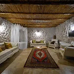 Cappadocia Nar Cave House & Swimming Pool 3* ネヴシェヒル