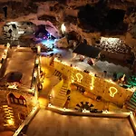 ホテル Cappadocia Nar Cave House & Swimming Pool
