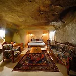 Cappadocia Nar Cave House & Swimming Pool ネヴシェヒル