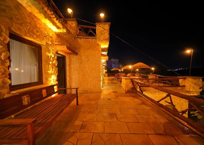Cappadocia Nar Cave House & Swimming Pool 内夫谢希尔